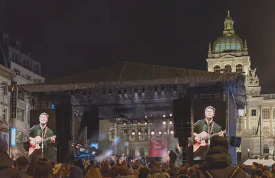 Bookie Baker in the Main Square of Prague